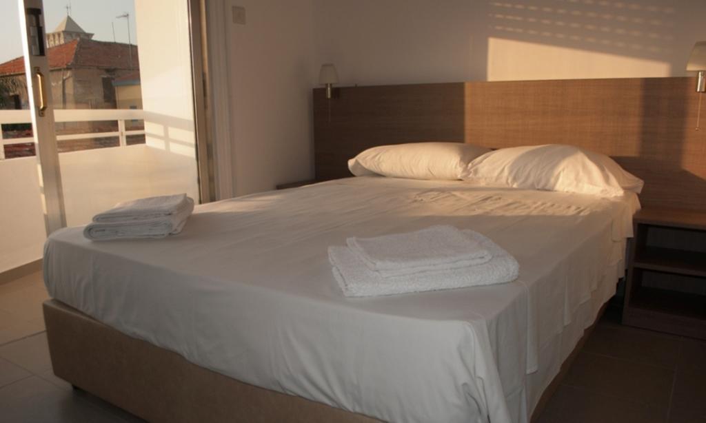 St. George Rent Rooms Larnaca Eksteriør billede